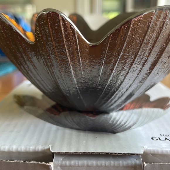 Studiohome handcrafted glass bowl. New in box - Picture 2 of 4